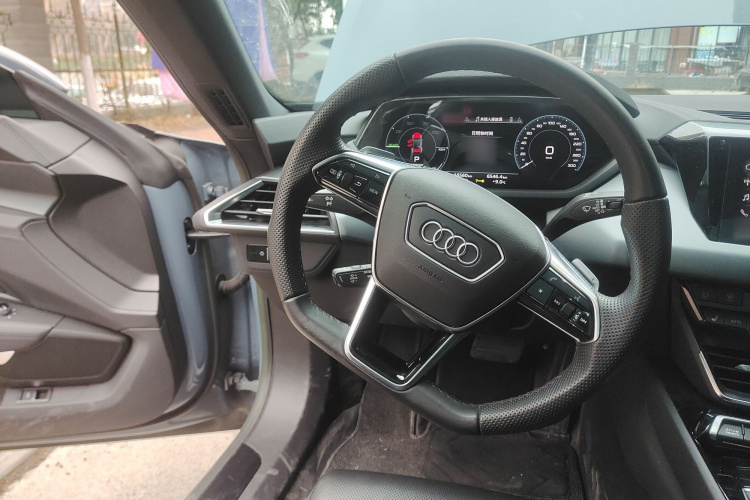 Audi e-tron GT 2024 car image #15