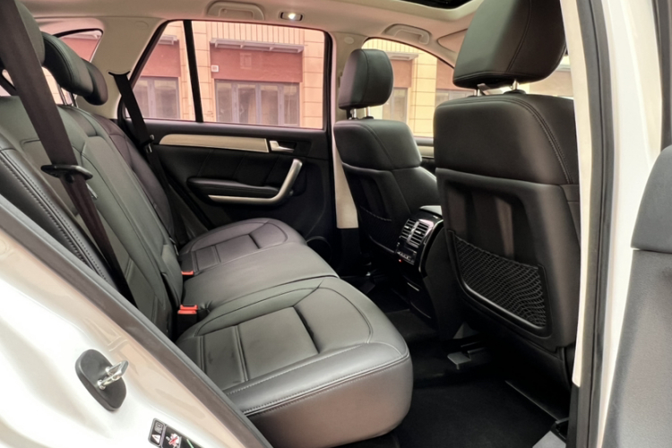 Haval H8 2018 car image #15