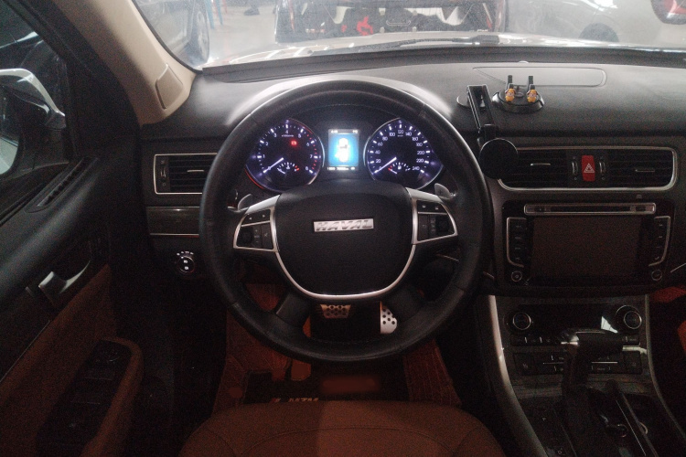 Haval H8 2017 #15 Haval H8 2017 car image #15