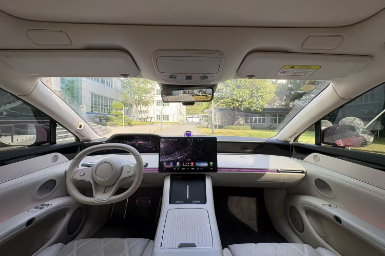 HongQi 2024 car image #15