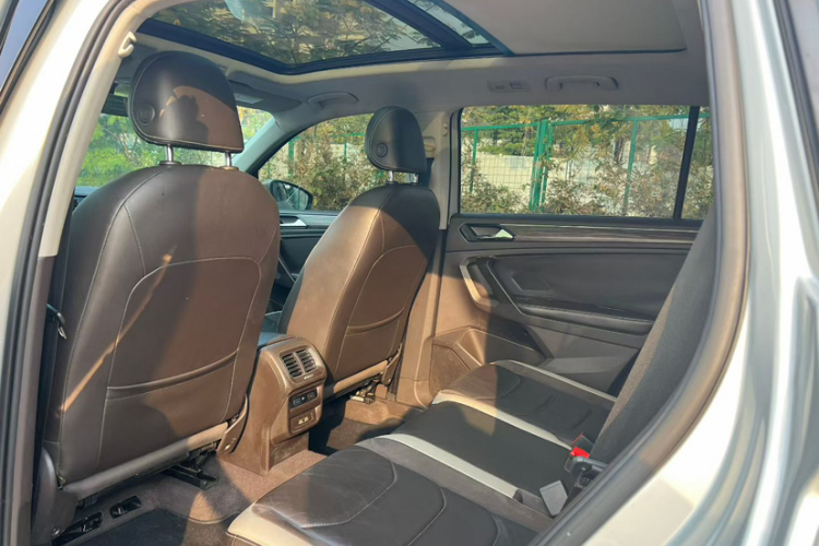 Volkswagen Tiguan L 2018 #15 Volkswagen Tiguan L 2018 car image #15