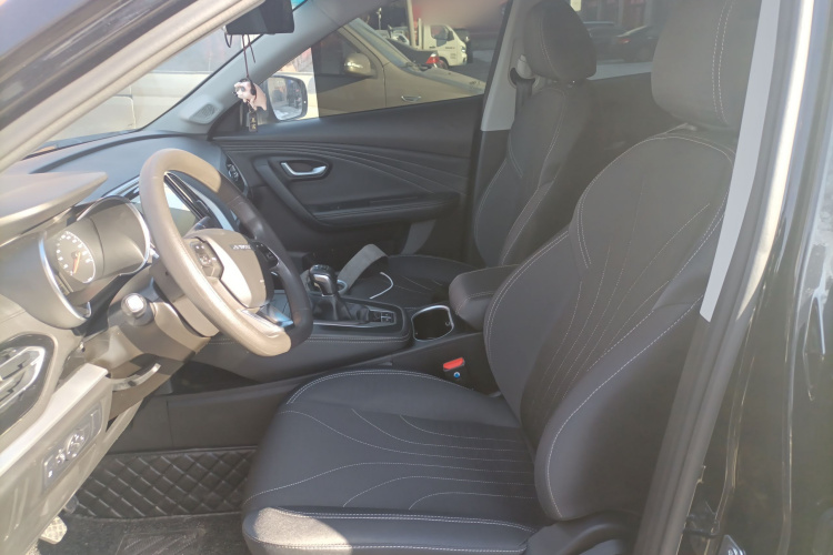 X70M 2021 car image #15
