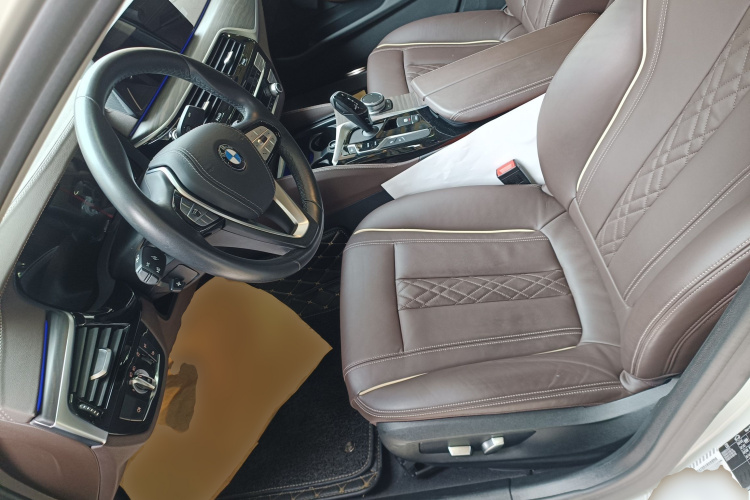 BMW 5 Series 2020 car image #15