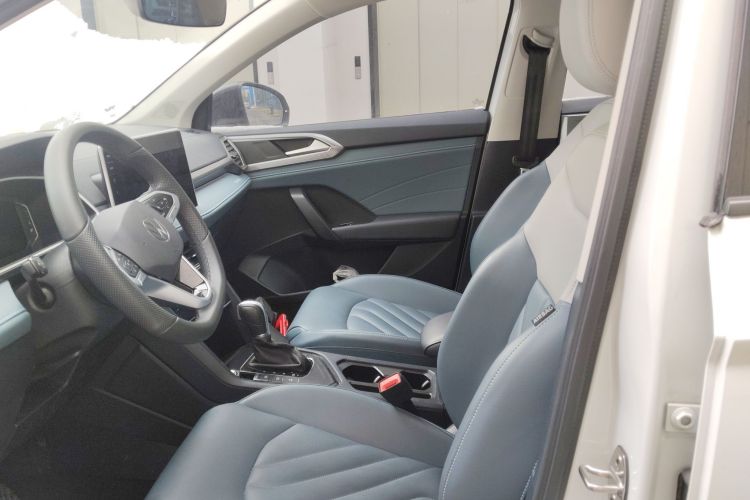 Volkswagen Tharu 2024 car image #15