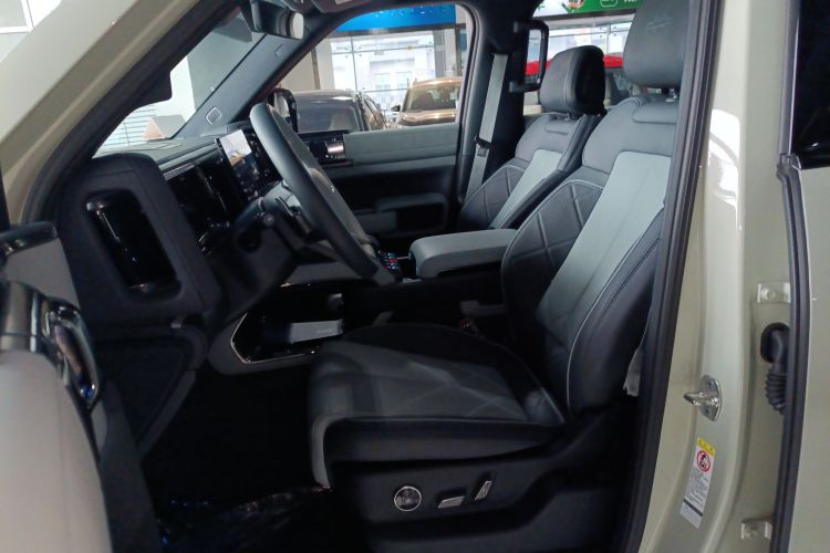 FangChengBao Leopard 5 2025 car image #15