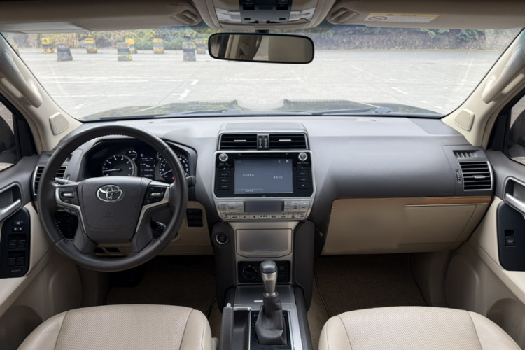 Toyota Land Cruiser Prado 2018 #15 Toyota Land Cruiser Prado 2018 car image #15
