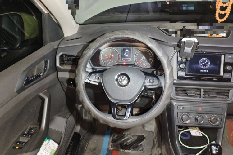 Volkswagen T-Cross 2020 car image #15