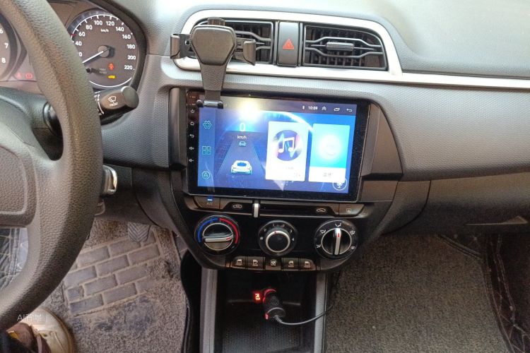 Hyundai Reina 2019 car image #15