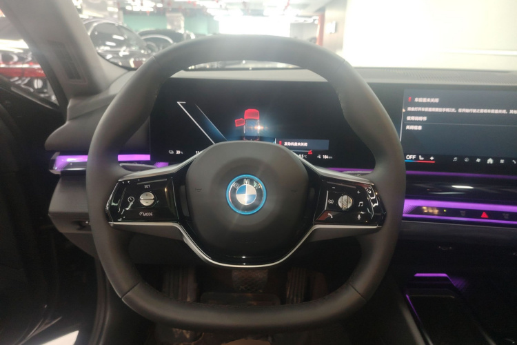 BMW i5 2025 car image #15