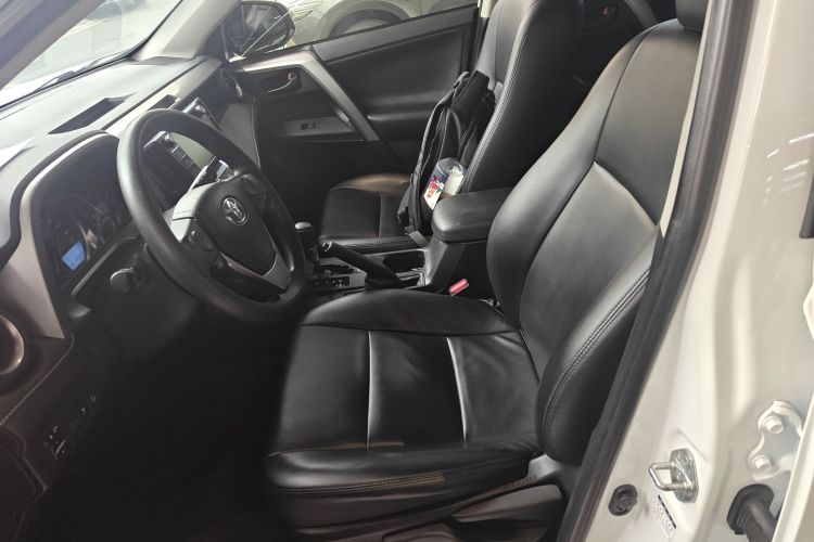 Toyota RAV4 2019 #15 Toyota RAV4 2019 car image #15