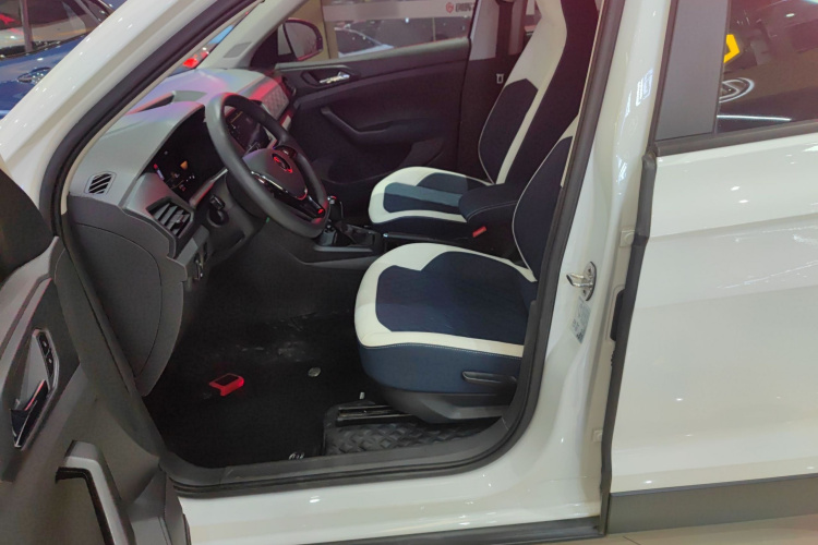 Volkswagen T-Cross 2023 car image #15
