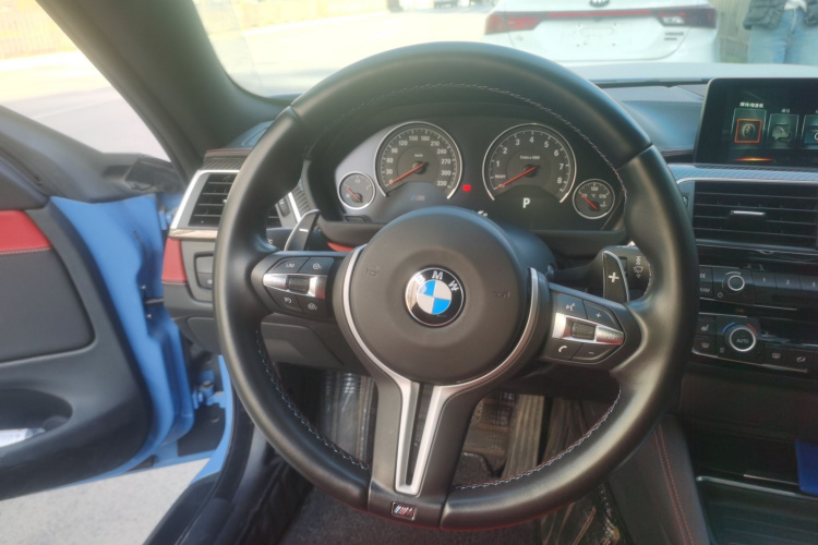 BMW M4 2017 immagine di auto #15