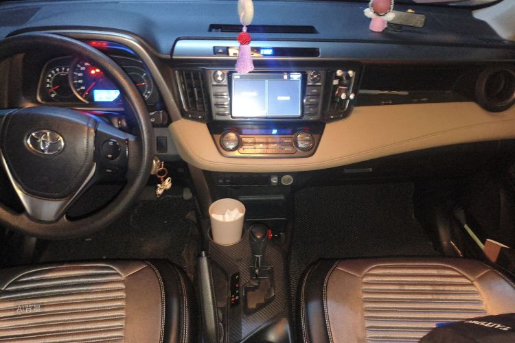 Toyota RAV4 2015 #15 Toyota RAV4 2015 car image #15