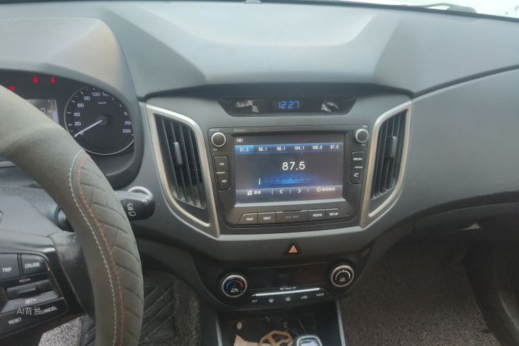 Hyundai ix25 2015 car image #15