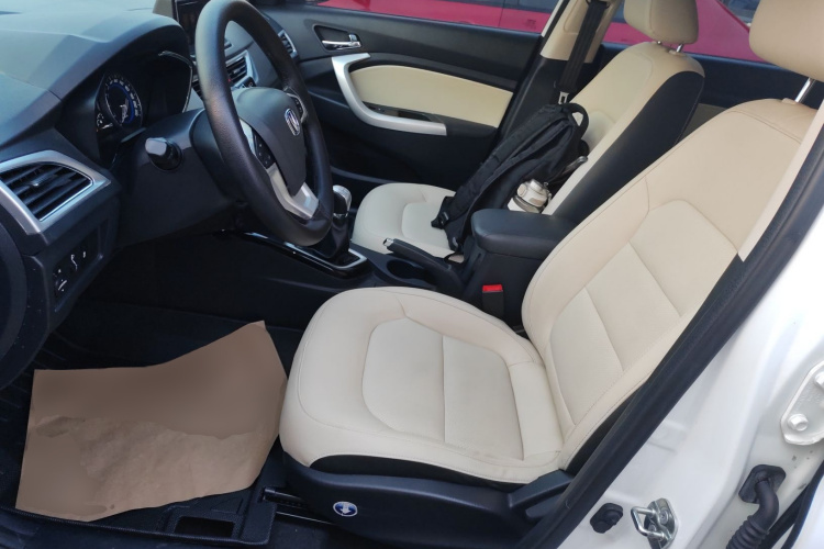 长安 悦翔V7 2017 汽车图片 #15