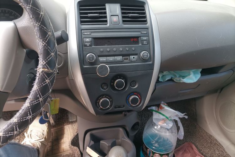 Nissan Sunny 2016 car image #15