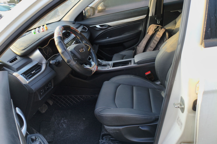 GEELY Emgrand 2019 car image #15