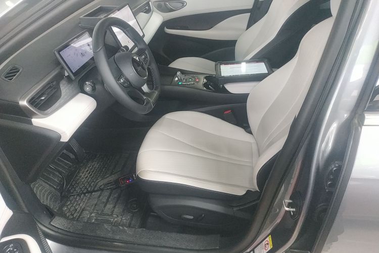 BYD Seal 05 DM-i 2025 immagine di auto #15