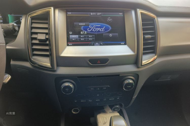 Ford Everest 2016 immagine di auto #15