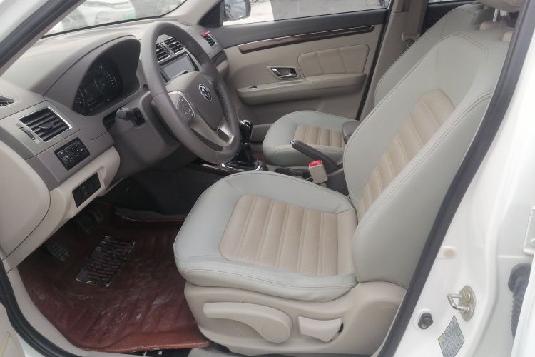 Forthing JOYEAR S50 2016 #15 Forthing JOYEAR S50 2016 car image #15