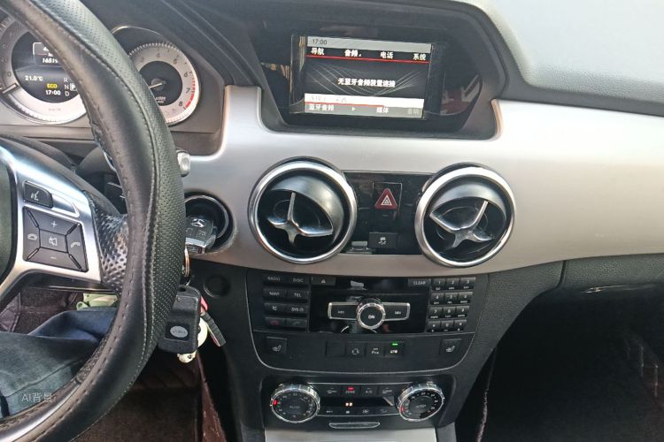 Mercedes-Benz GLK Class 2015 car image #15