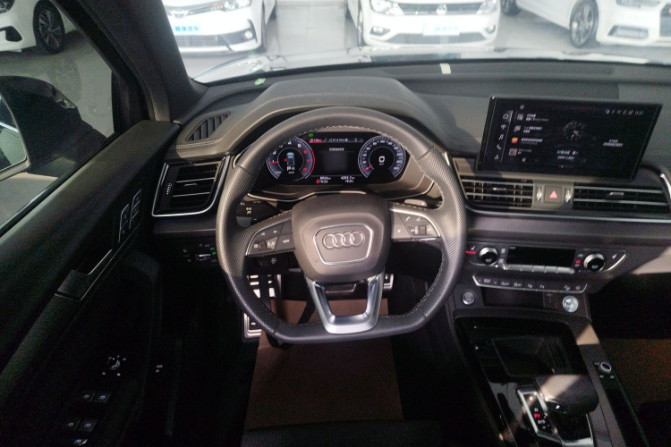 Audi Q5L Sportback 2023 car image #15