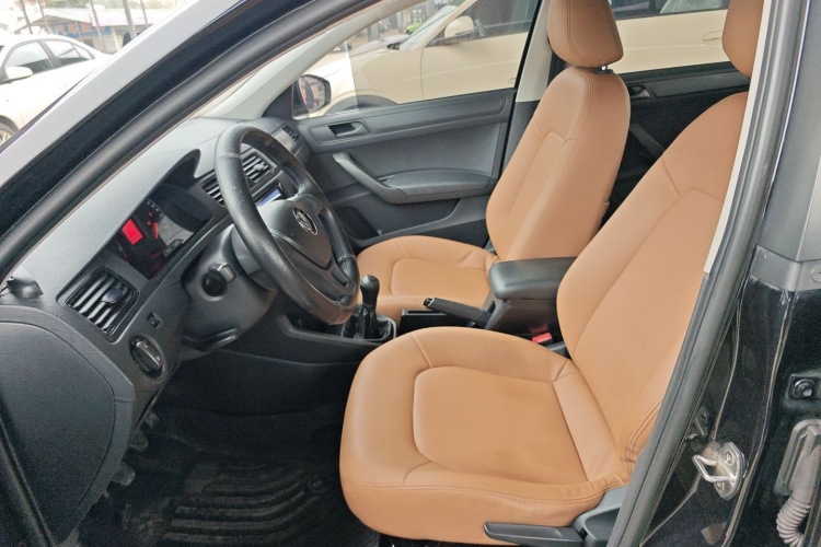 Santana 2019 car image #15