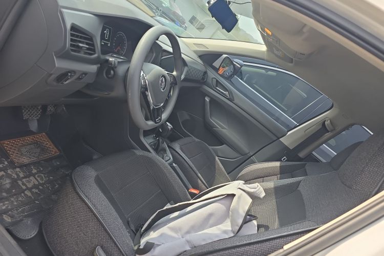 Volkswagen T-Cross 2020 car image #15