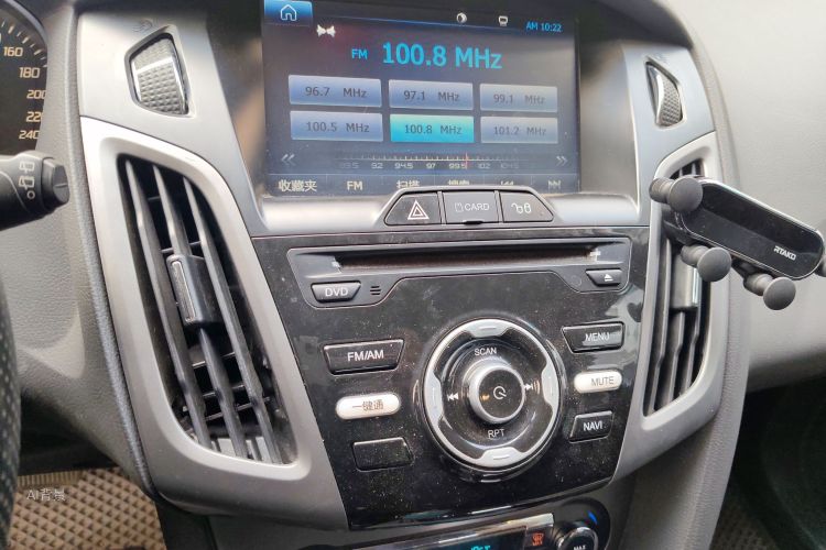 Ford Focus 2014 #15 Ford Focus 2014 car image #15