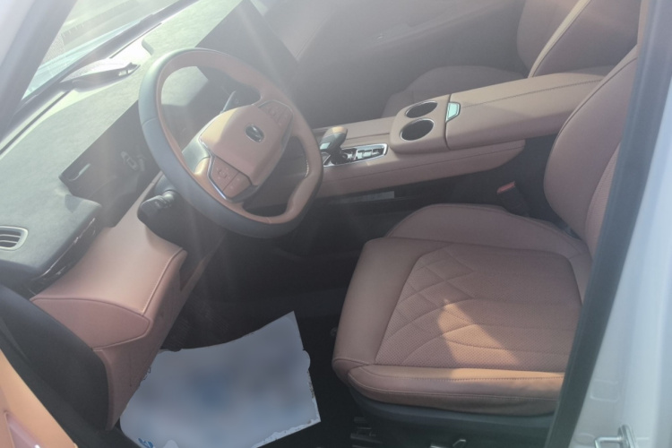 Changan UNI-Z PHEV 2024 car image #15