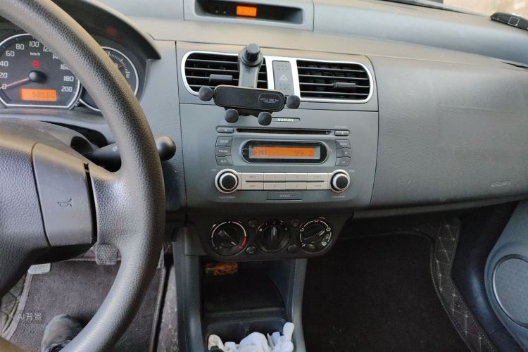 Suzuki Swift 2015 car image #15