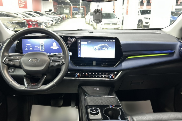 Chevrolet Equinox Plus 2025 #15 Chevrolet Equinox Plus 2025 صورة سيارة #15