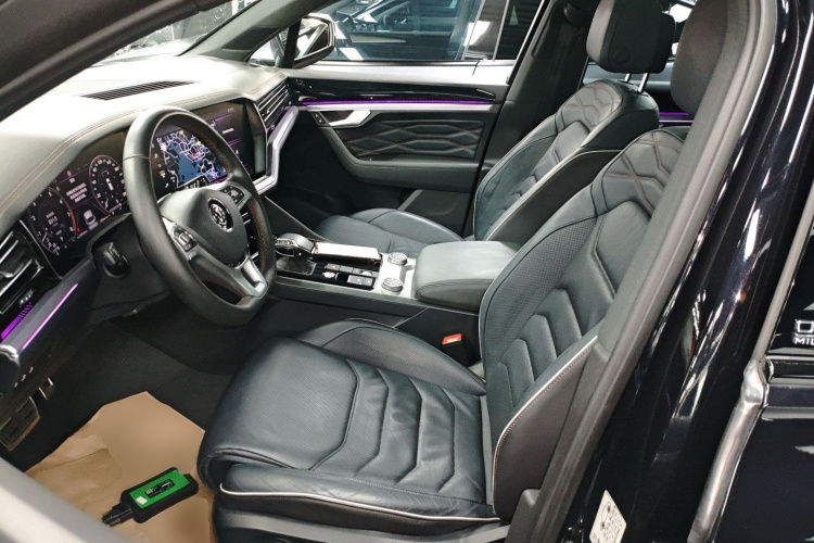 Volkswagen Touareg 2020 car image #15