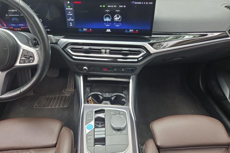 BMW i3 2022 car image #15