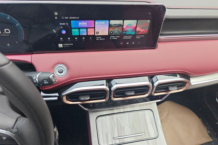 X70 PLUS 2025 car image #15