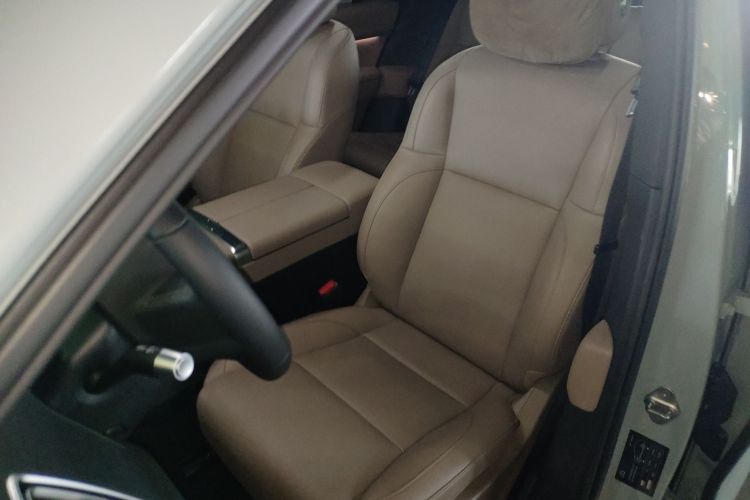 Li L6 2025 imagen de coche #15