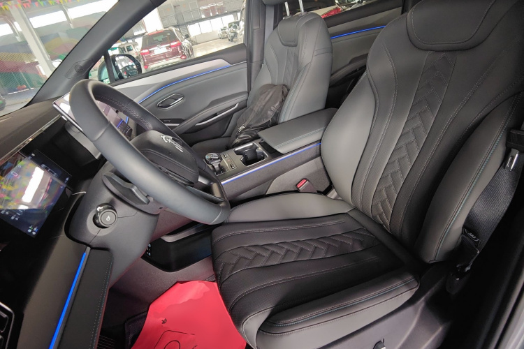 BYD SongL DM-i 2025 car image #15