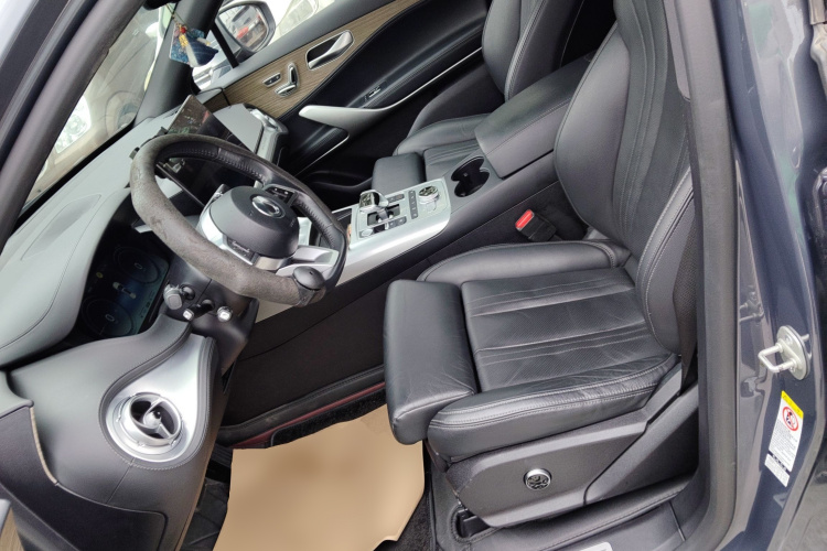 Denza X 2022 car image #15