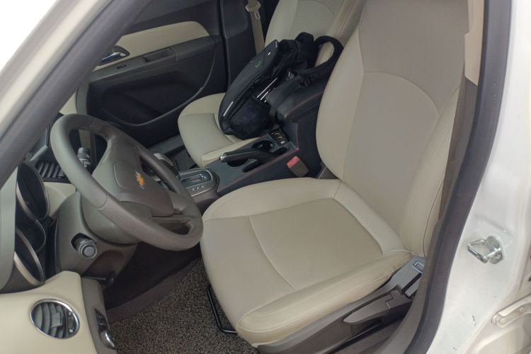 Chevrolet Cruze 2015 immagine di auto #15