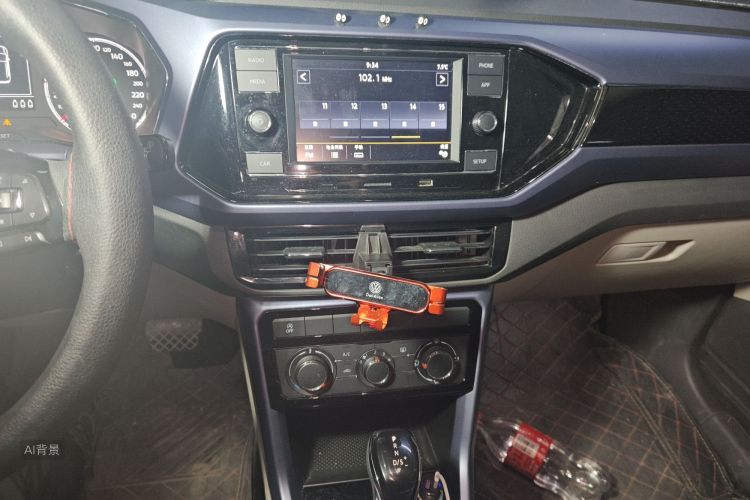 Volkswagen T-Cross 2020 #15 Volkswagen T-Cross 2020 car image #15