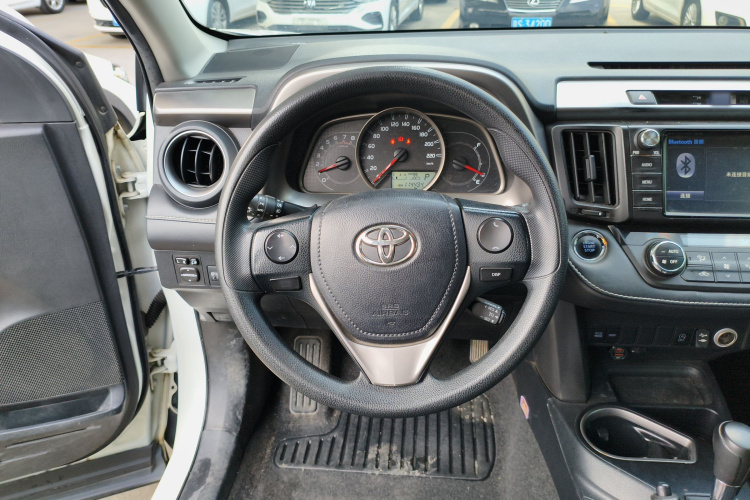Toyota RAV4 2019 #15 Toyota RAV4 2019 car image #15