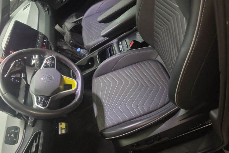 Volkswagen ID.3 2022 immagine di auto #15