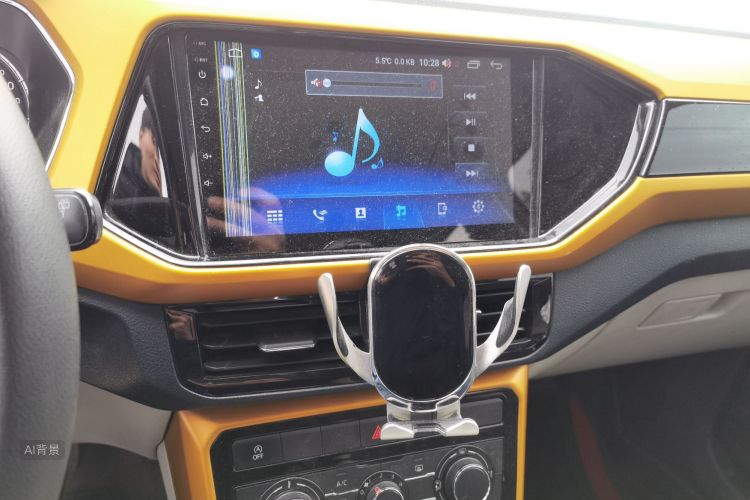 Volkswagen T-Cross 2019 #15 Volkswagen T-Cross 2019 car image #15