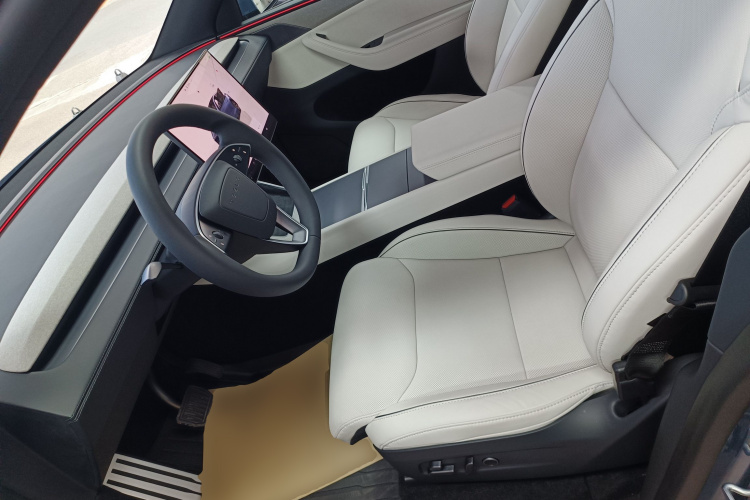 特斯拉 Model Y L 2025 汽车图片 #15