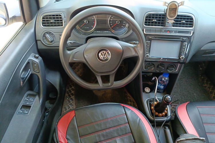 Polo 2015 car image #15