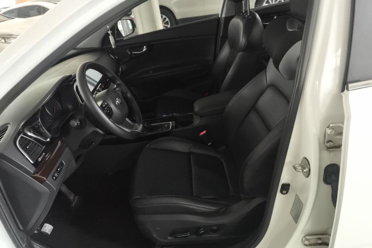 起亚 起亚K4 2016 汽车图片 #15