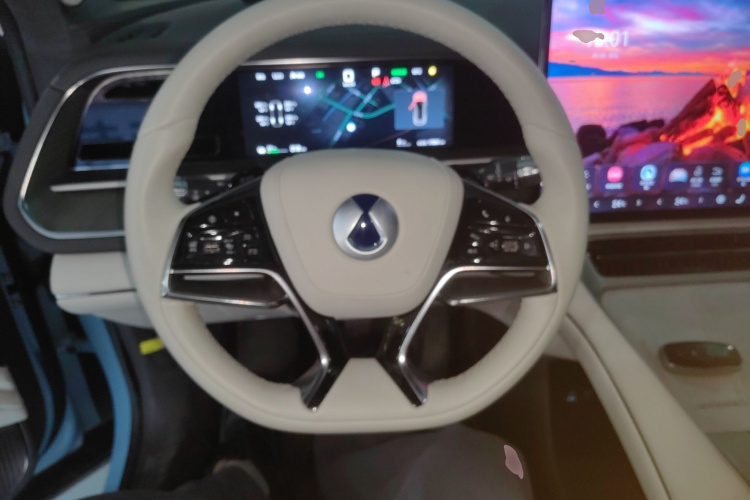 Denza N7 2024 car image #15