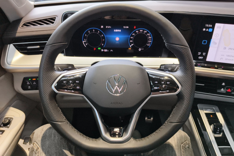 Volkswagen Tavendor 2023 car image #15