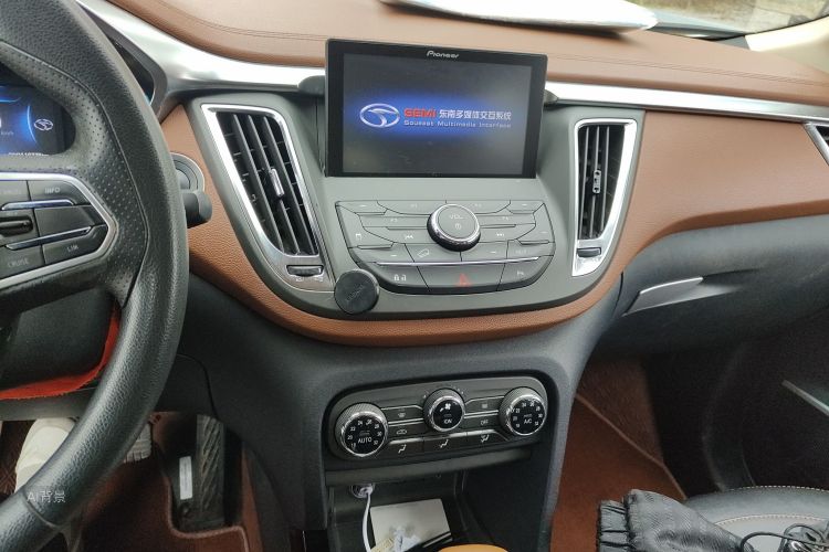 Soueast DX7 2017 #15 Soueast DX7 2017 car image #15