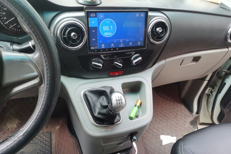 JAC 2015 #15 JAC 2015 car image #15
